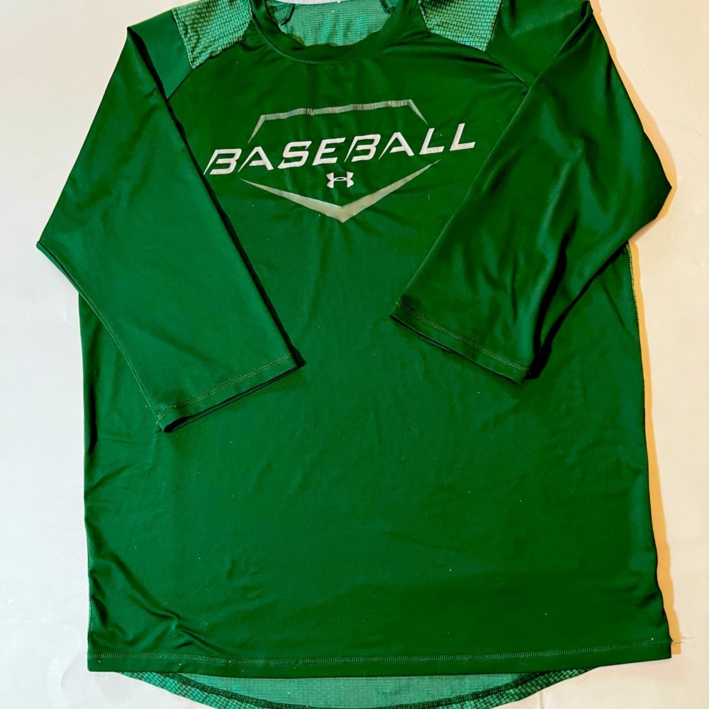 Men’s Medium Under Armour Dry Fit Shirt
